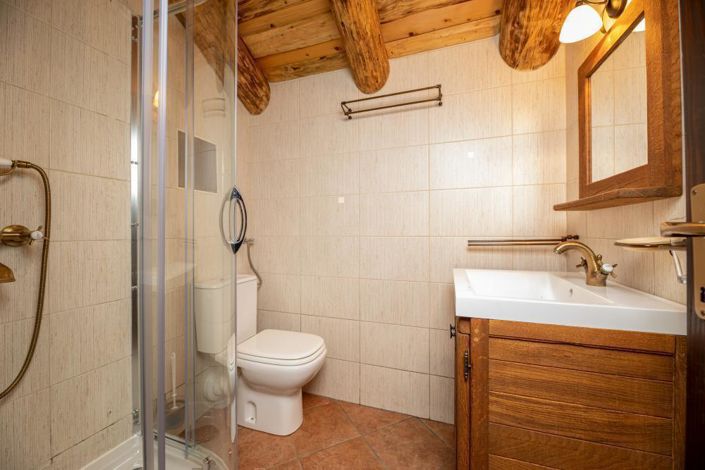 Image No.13-6 Bed Property for sale