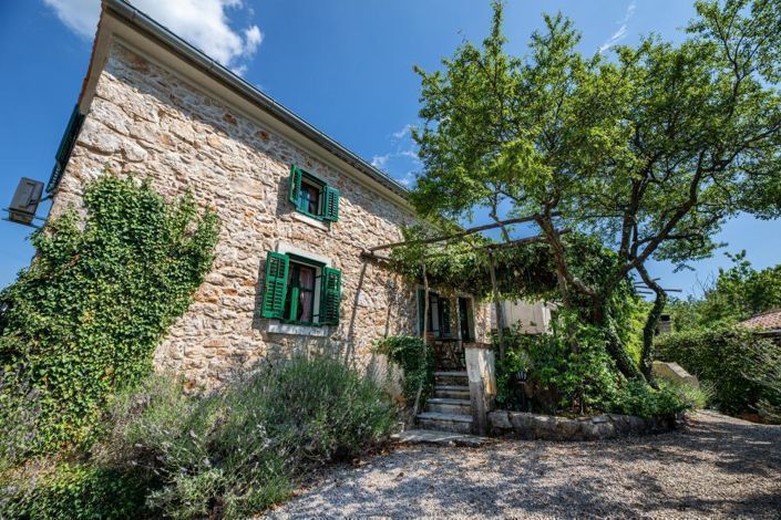 Image No.21-6 Bed Property for sale