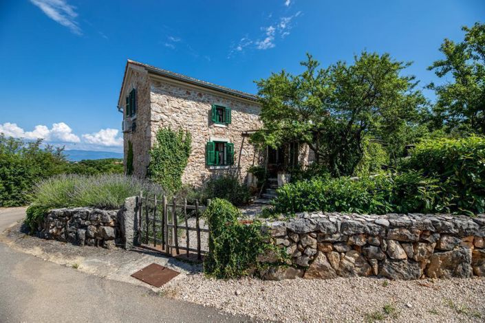 Image No.23-6 Bed Property for sale