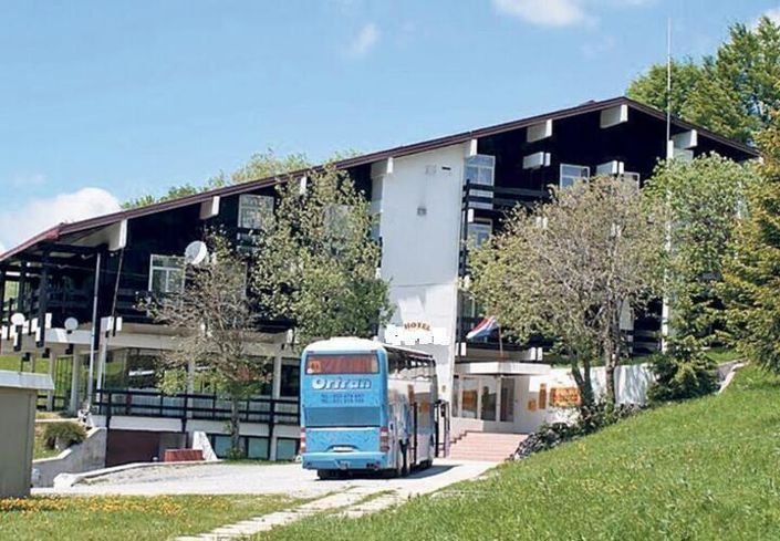 Image No.1-42 Bed Property for sale
