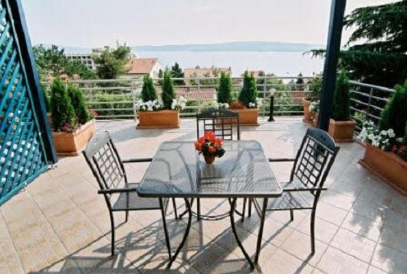 Image No.10-10 Bed Property for sale