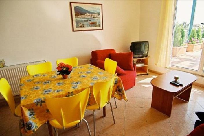 Image No.14-10 Bed Property for sale