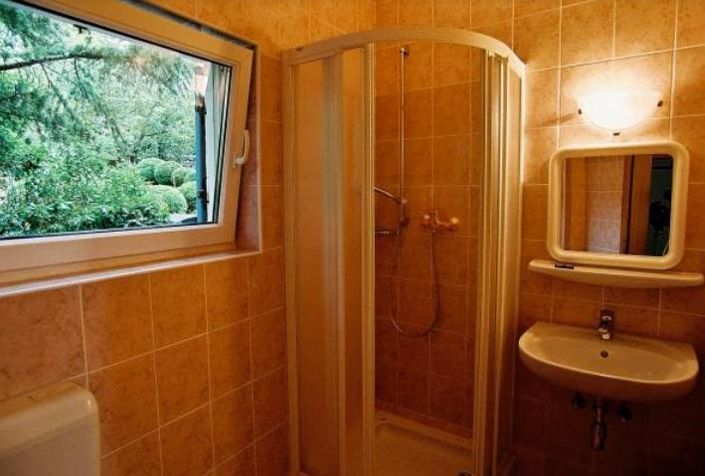 Image No.15-10 Bed Property for sale