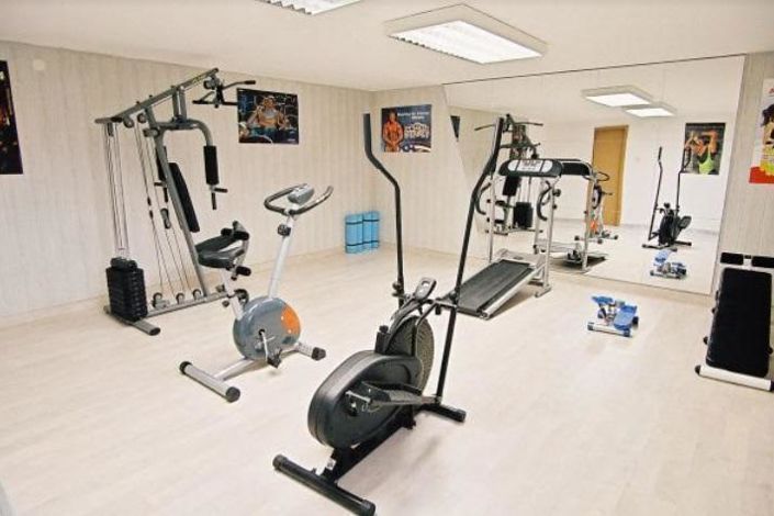 Image No.19-10 Bed Property for sale