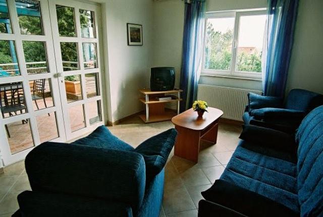 Image No.6-10 Bed Property for sale