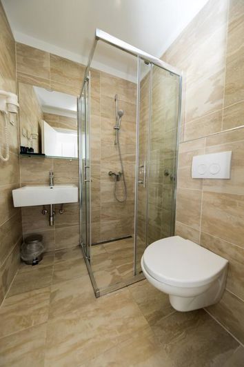 Image No.9-19 Bed Property for sale