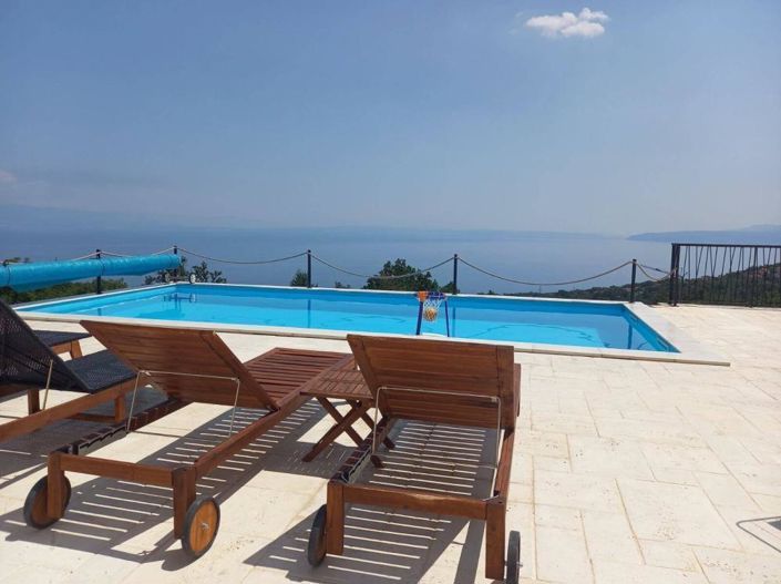 Image No.1-35 Bed Property for sale