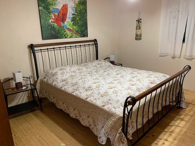 Image No.17-6 Bed Property for sale