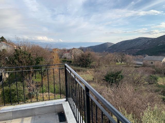 Image No.23-6 Bed Property for sale