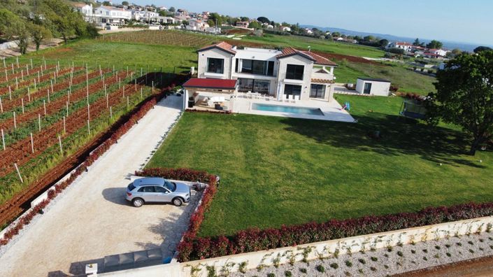 Image No.4-5 Bed Property for sale