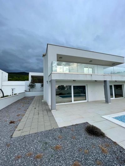 Image No.16-3 Bed Property for sale