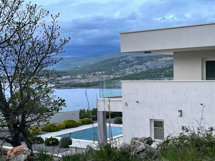 Image No.3-3 Bed Property for sale