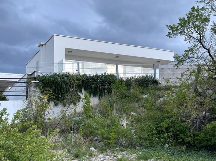 Image No.5-3 Bed Property for sale