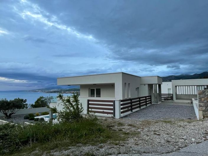 Image No.6-3 Bed Property for sale