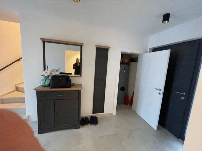 Image No.17-4 Bed Property for sale