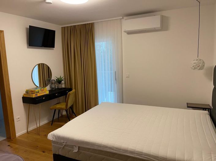 Image No.6-4 Bed Property for sale