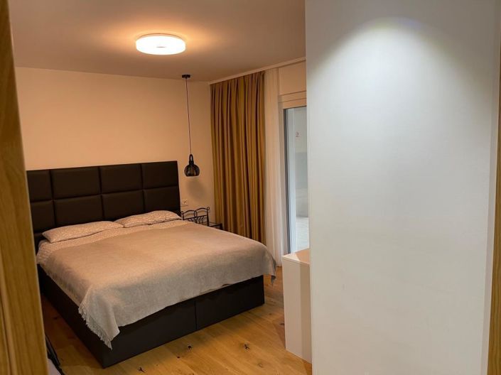 Image No.7-4 Bed Property for sale