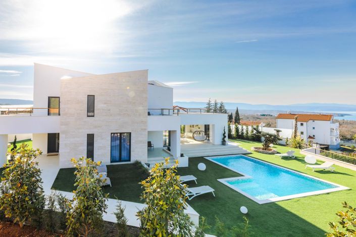 Image No.1-4 Bed Property for sale
