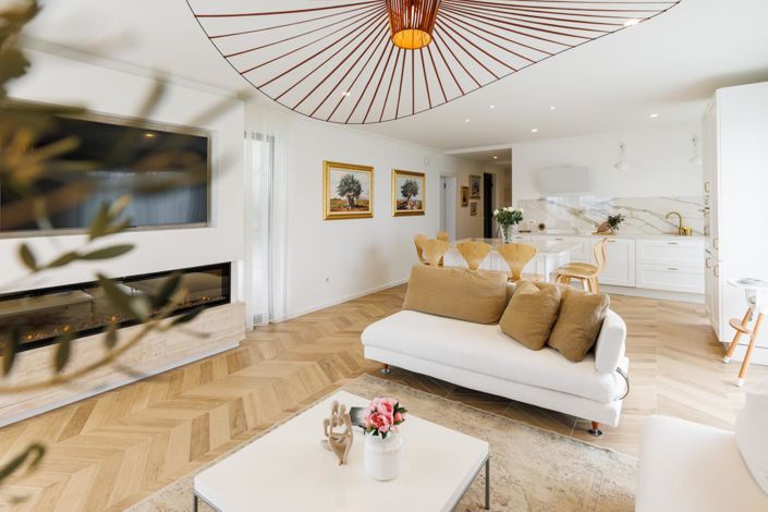 Image No.17-4 Bed Property for sale