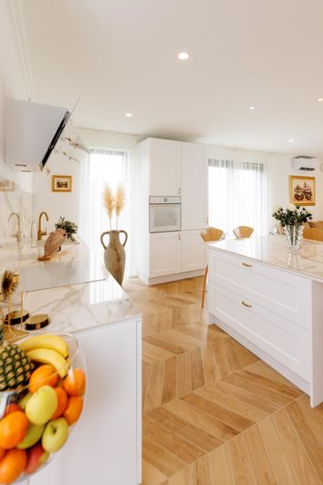 Image No.23-4 Bed Property for sale