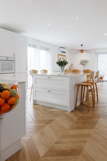 Image No.24-4 Bed Property for sale