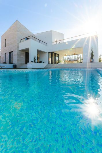 Image No.3-4 Bed Property for sale