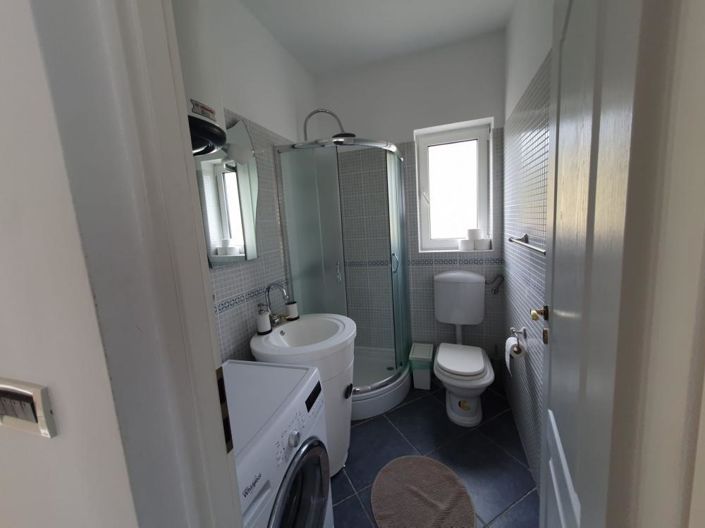 Image No.10-12 Bed Property for sale