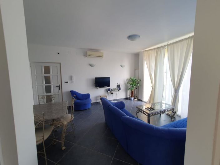 Image No.12-12 Bed Property for sale