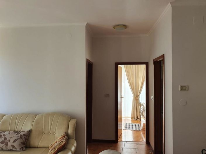 Image No.21-12 Bed Property for sale