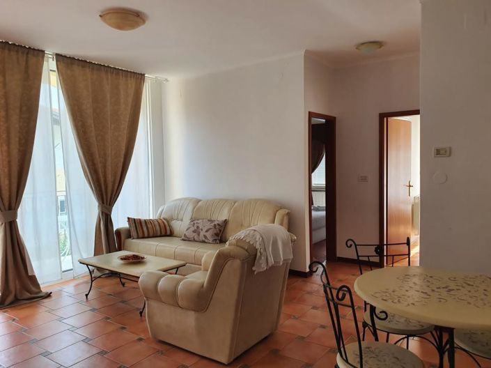 Image No.22-12 Bed Property for sale