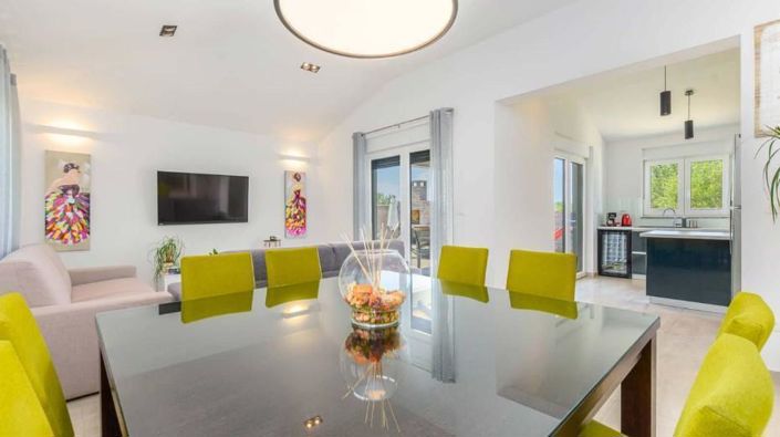 Image No.6-3 Bed Property for sale