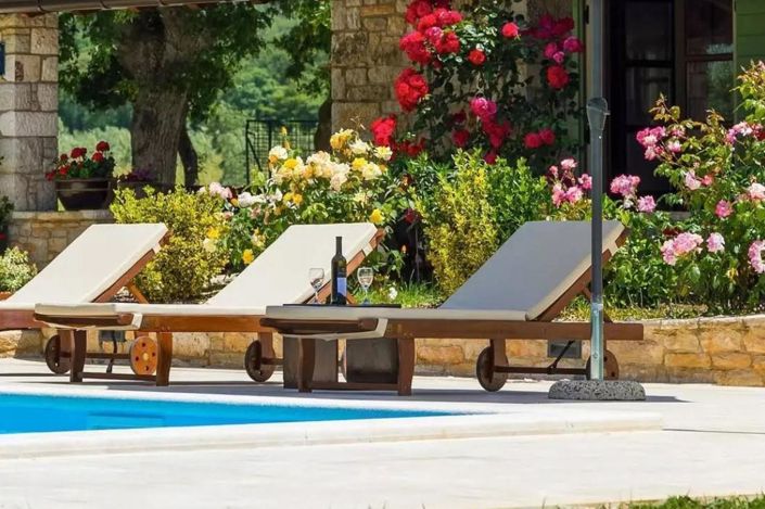 Image No.11-4 Bed Property for sale