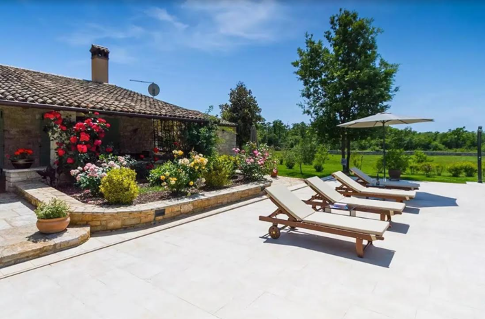 Image No.16-4 Bed Property for sale