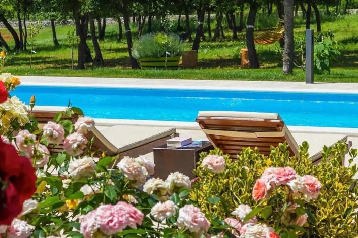 Image No.2-4 Bed Property for sale