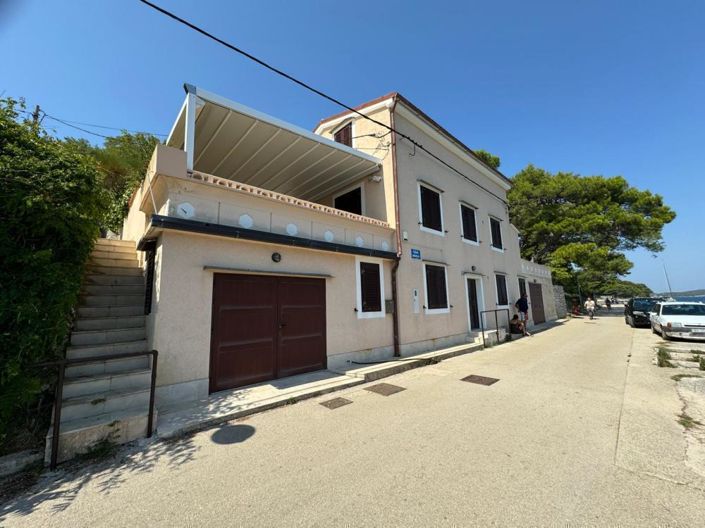 Image No.4-4 Bed Property for sale