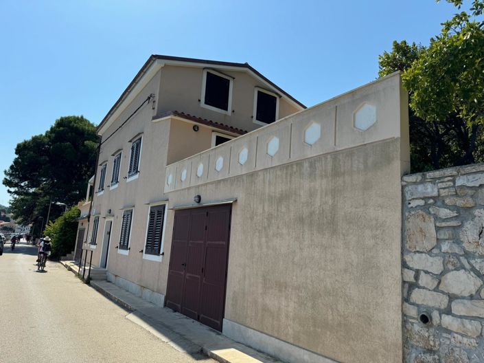 Image No.7-4 Bed Property for sale