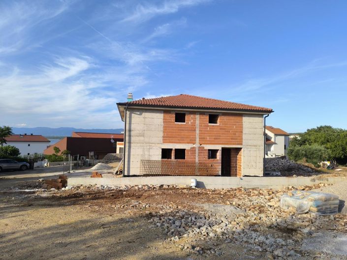 Image No.2-3 Bed Property for sale