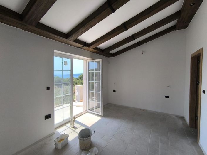 Image No.14-3 Bed Property for sale