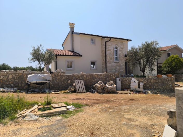 Image No.19-3 Bed Property for sale