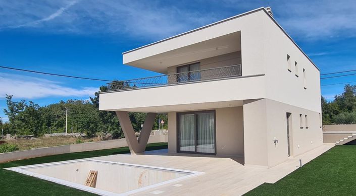 Image No.2-4 Bed Property for sale