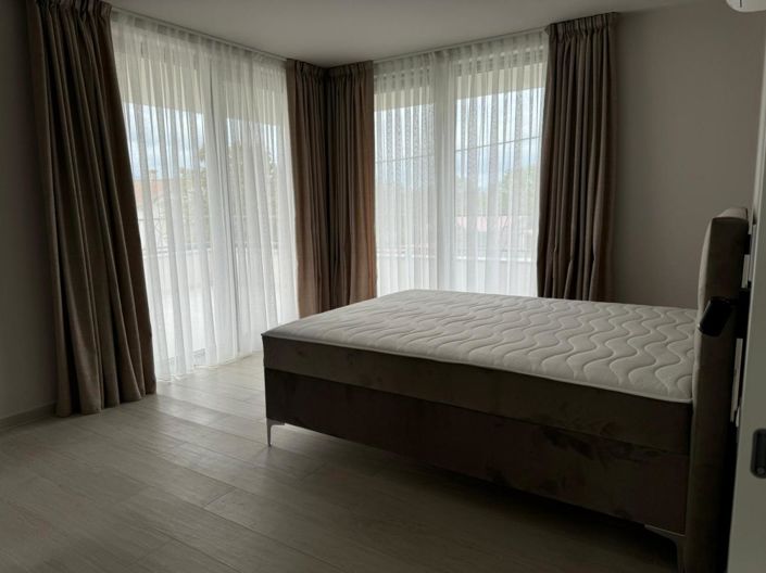 Image No.7-4 Bed Property for sale