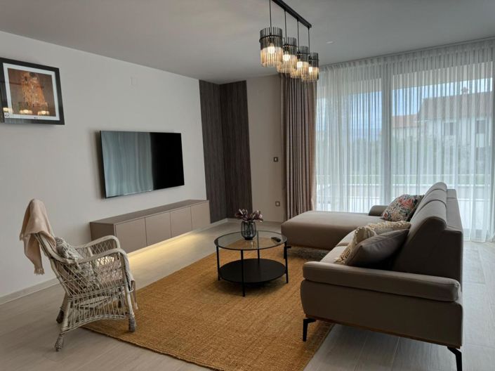 Image No.4-3 Bed Property for sale