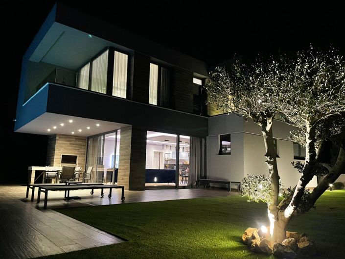 Image No.6-4 Bed Property for sale