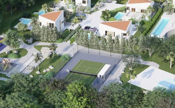 Image No.8-4 Bed Property for sale