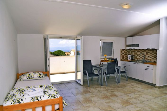 Image No.8-10 Bed Property for sale