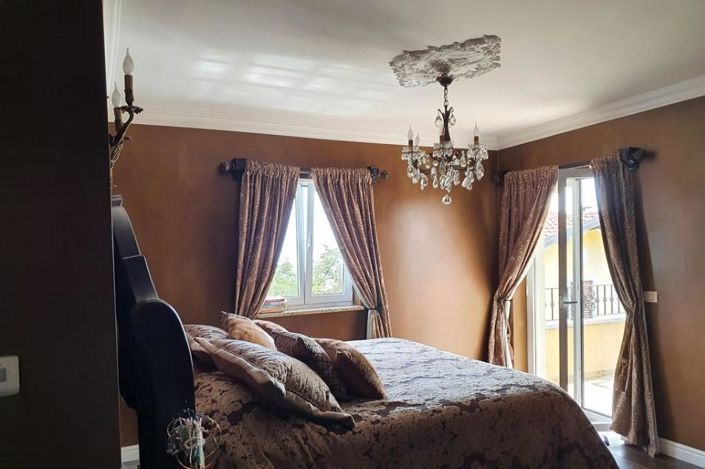 Image No.11-12 Bed Property for sale