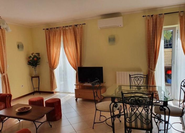 Image No.5-12 Bed Property for sale