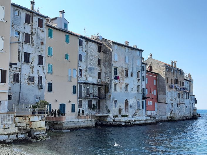 Image No.5-17 Bed Property for sale