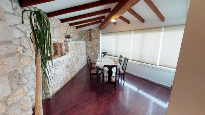 Image No.14-36 Bed Property for sale