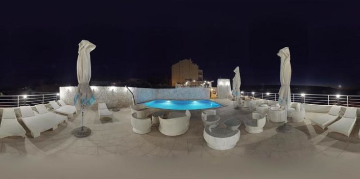 Image No.19-36 Bed Property for sale